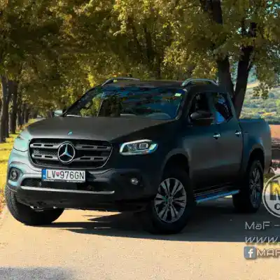 Mercedes-Benz triedy X s matným celopolepom